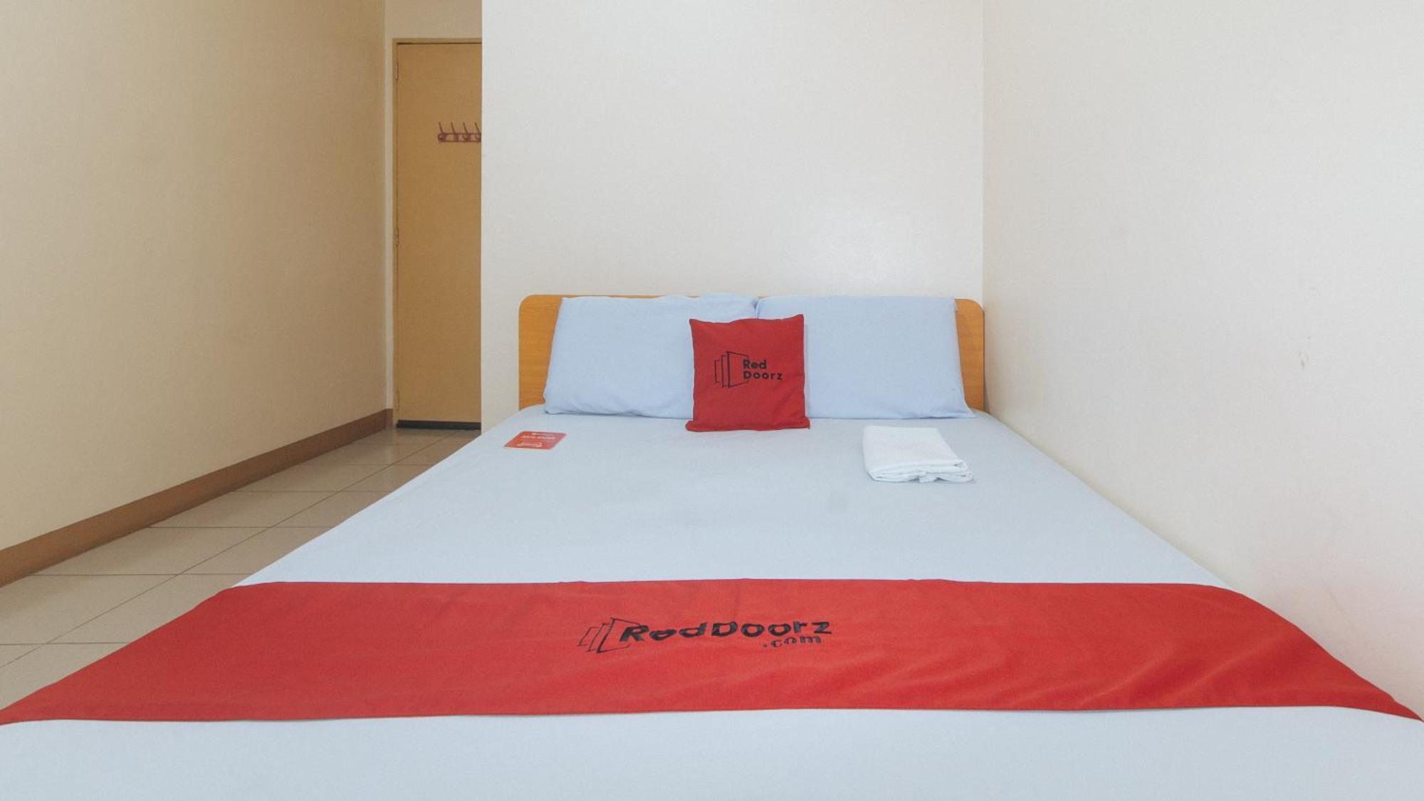Reddoorz @ Asiana Pension Inn Mandawe Extérieur photo