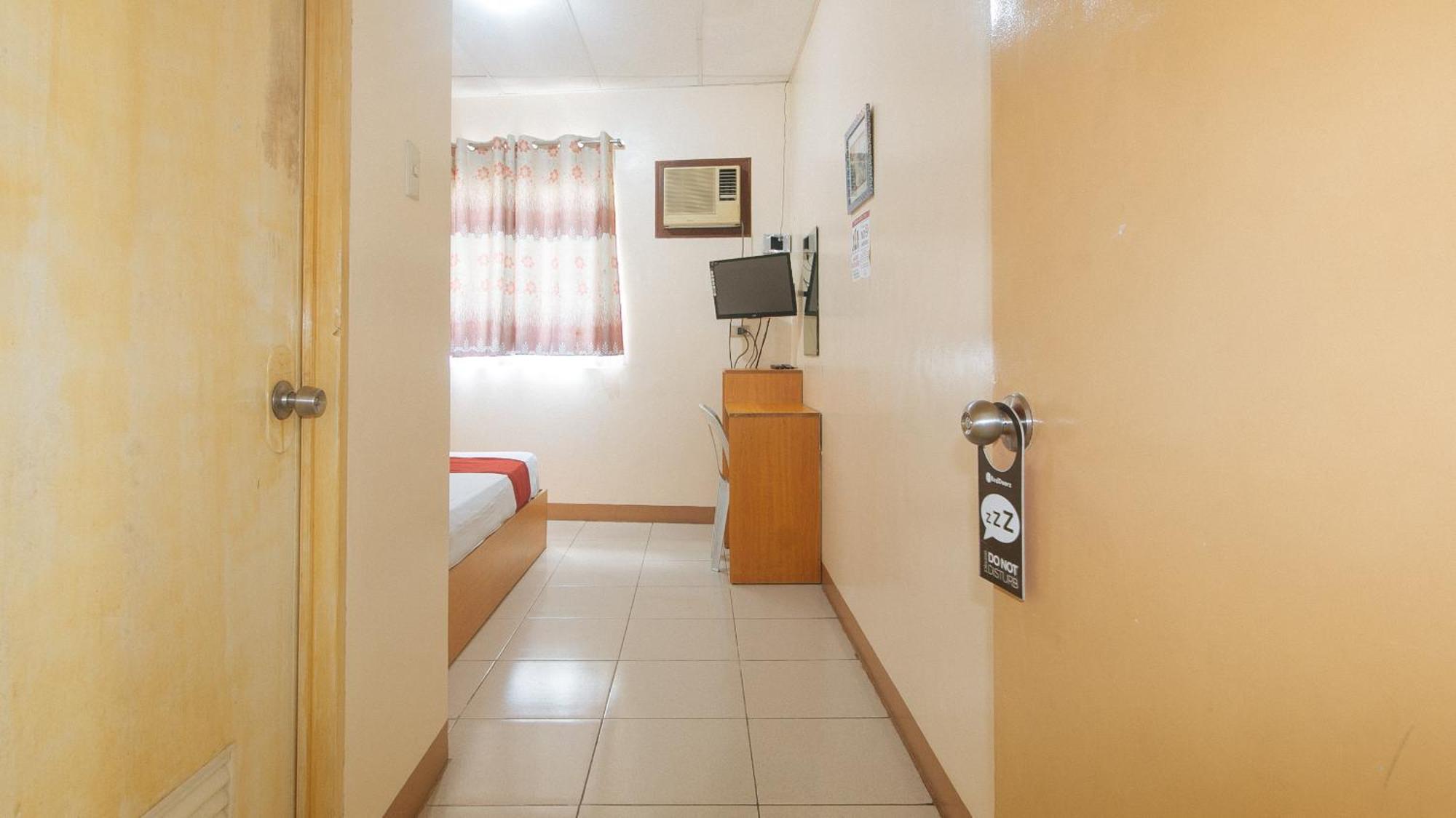 Reddoorz @ Asiana Pension Inn Mandawe Extérieur photo