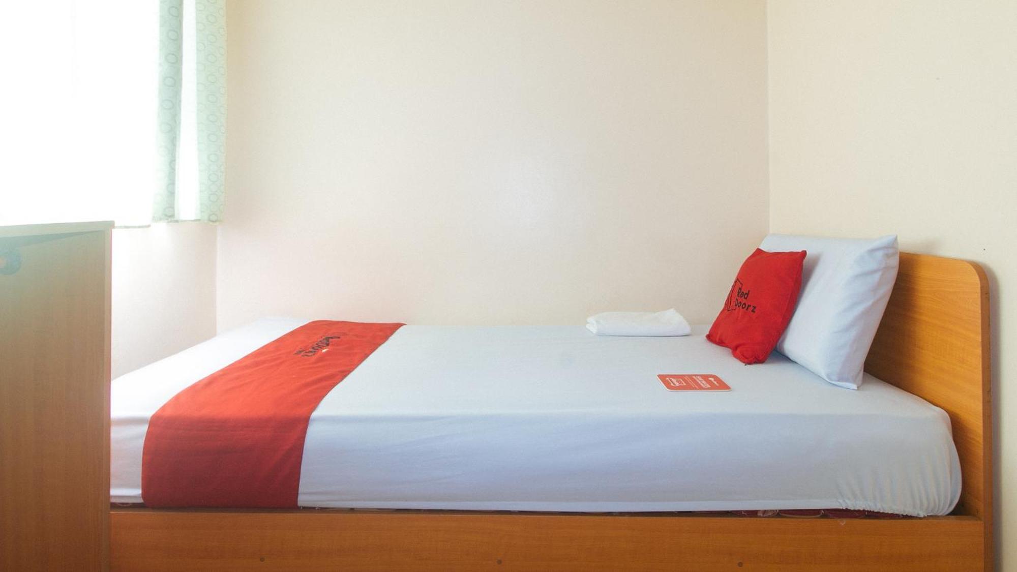 Reddoorz @ Asiana Pension Inn Mandawe Extérieur photo